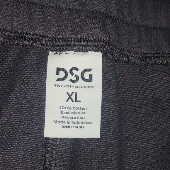 NWT DSG Twitch and Allison Cargo Shorts - Picture 2 of 4